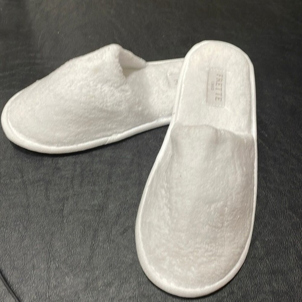 New!  Frette 1860 White Plush Hotel Slippers ~ Palace Hotel San Francisco